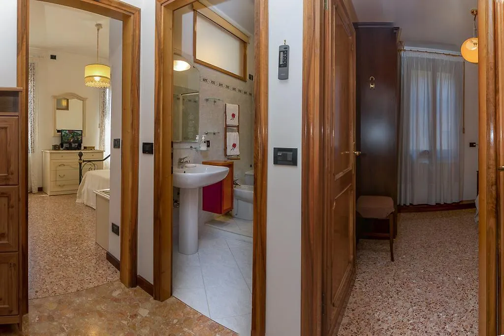 Casa San Giovanni E Paolo Venice Apartment